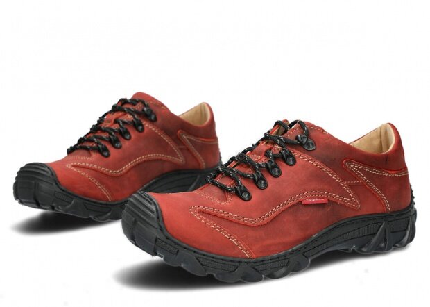 Men's trekking shoe NAGABA 400 red crazy leather