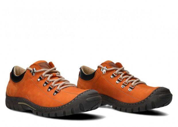 Men's trekking shoe NAGABA 455 orange campari leather