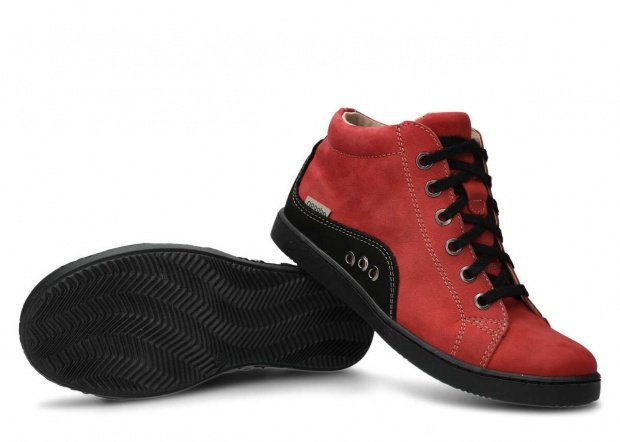 YOUTH BOOT MODEL 251 RED PEAS - SIZE 39