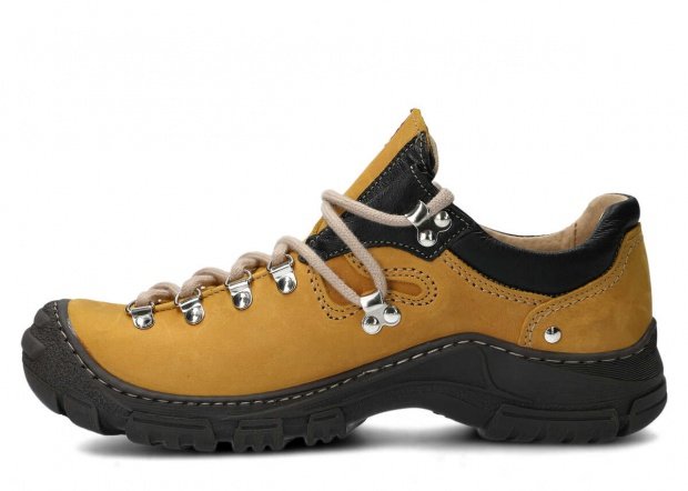 Men's trekking shoe NAGABA 055 yellow crazy leather