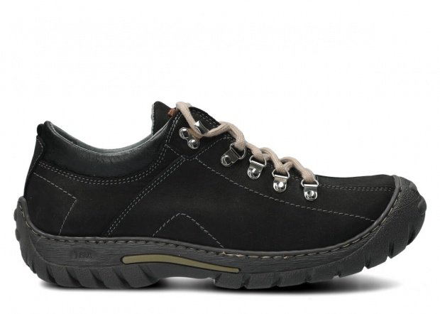 Men's trekking shoe NAGABA 455 black crazy leather