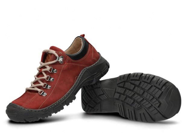 Men's trekking shoe NAGABA 455 HOCZ red crazy leather